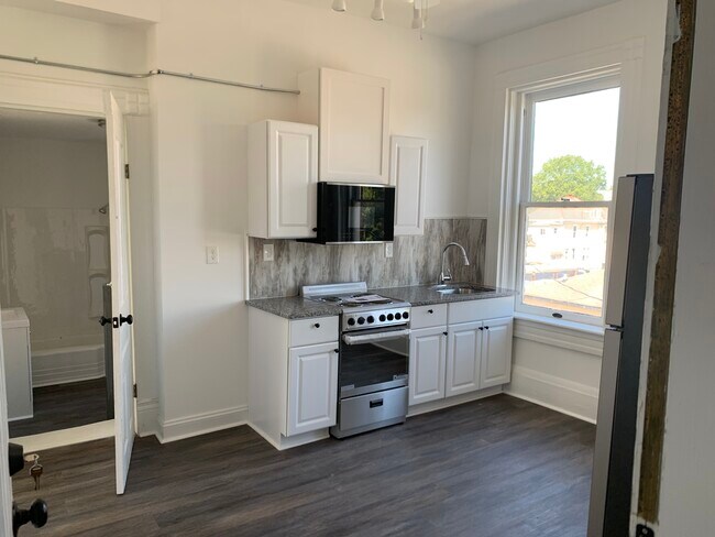 634 S Sycamore St, Petersburg, VA 23803 - photo 4