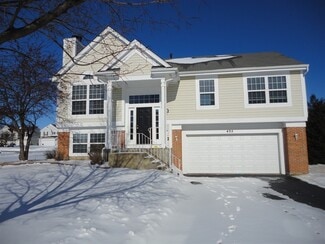 495 W Camden Ln, South Elgin, IL 60177