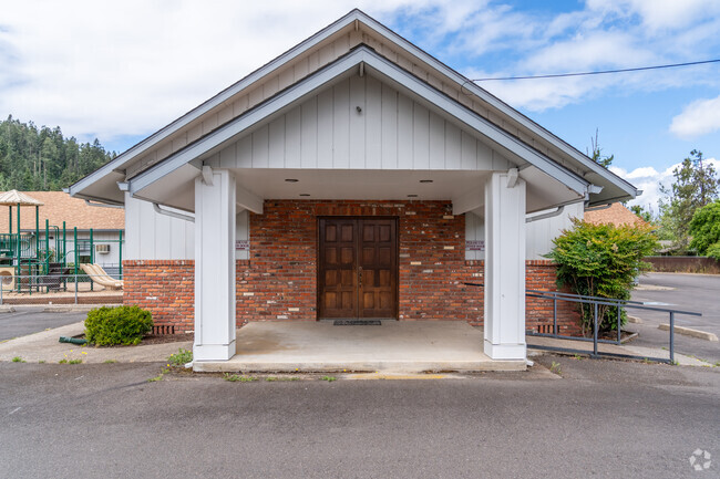 Creswell Christian School is located in the Creswell neighborhood of Oregon.