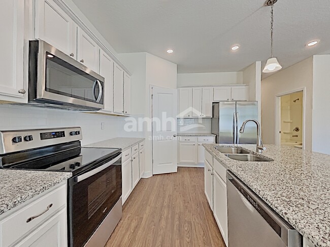 4501 Reisswood Loop, Palmetto, FL 34221 - photo 3