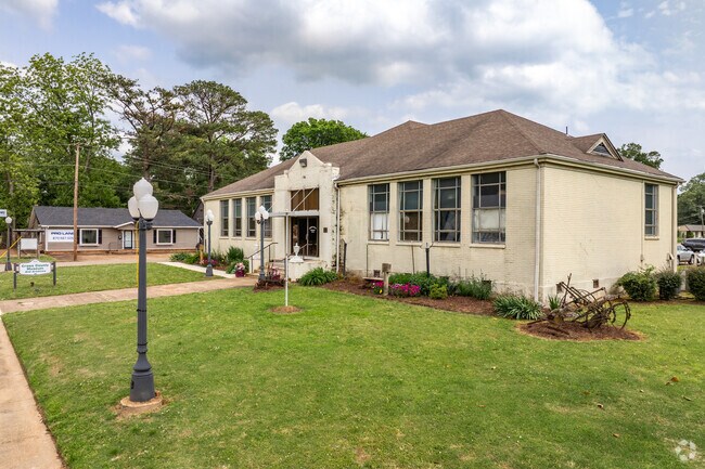 Wynne's history is preserved and displayed by the Cross County Museum and Archive.