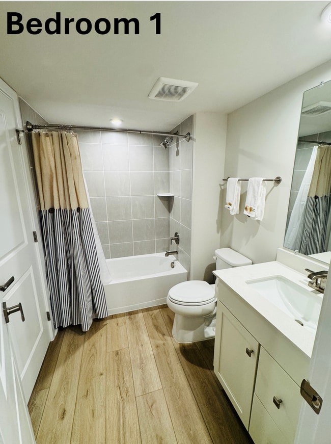 Ground suite with connected bathroom