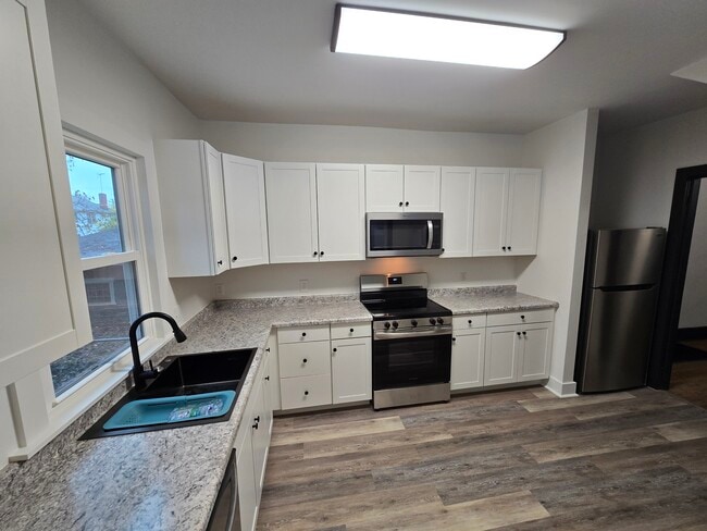 21 W Beechwood Ave, Dayton, OH 45405 - photo 4