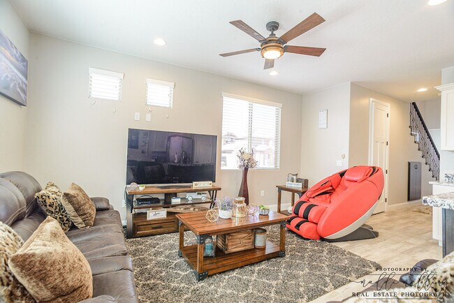 325 N Red Stone Rd unit 201, Washington, UT 84780 - photo 4