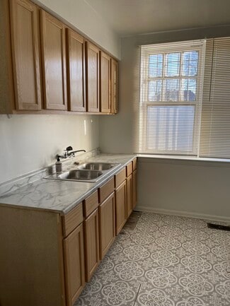 5300 Mitchell St Unit Lower front west, Detroit, MI 48211