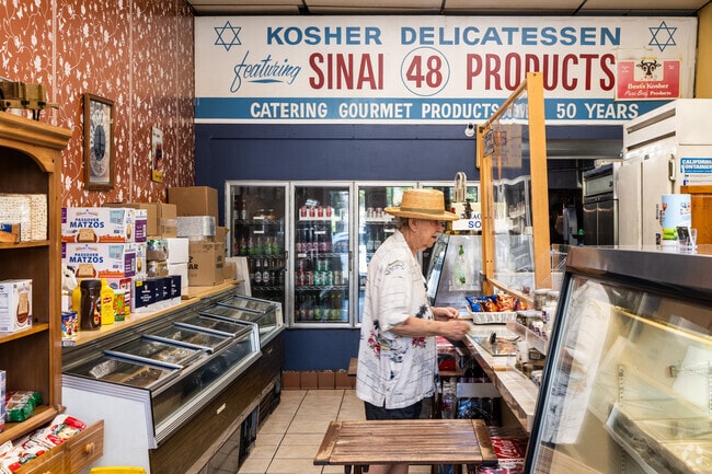 Charlie's Kosher Delicatessen is an old-school counter-serve joint with hole-in-the-wall charm.