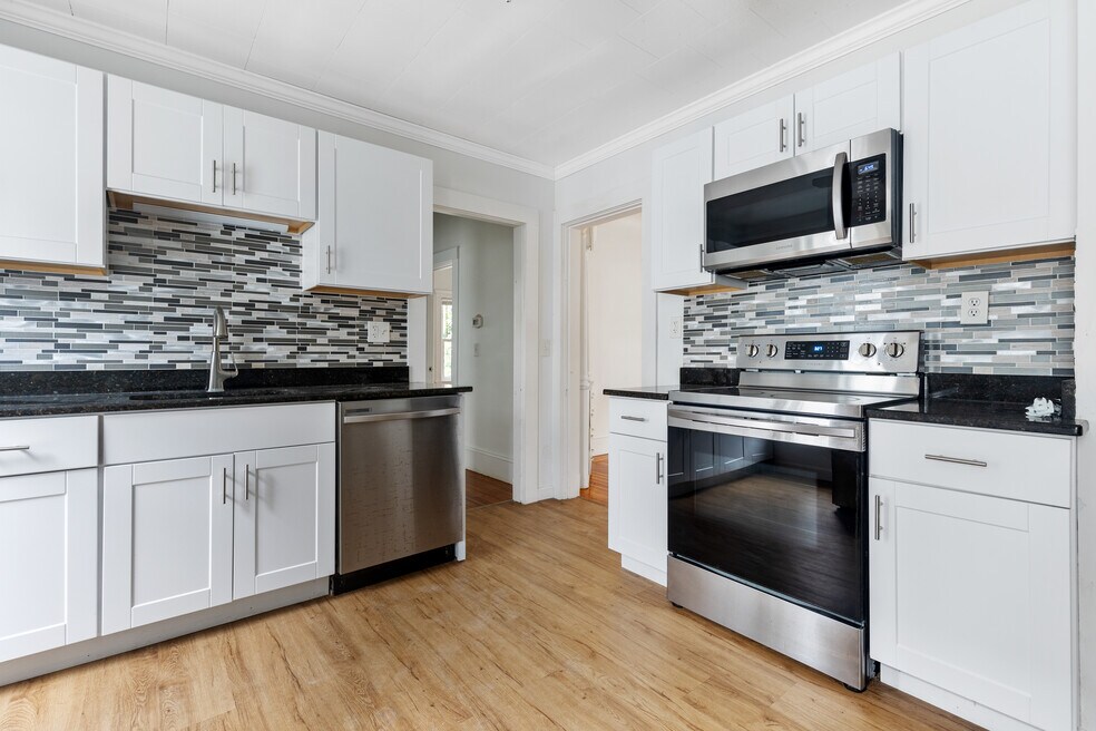 268 Willow Ave unit 2, Somerville, MA 02144 - photo 1