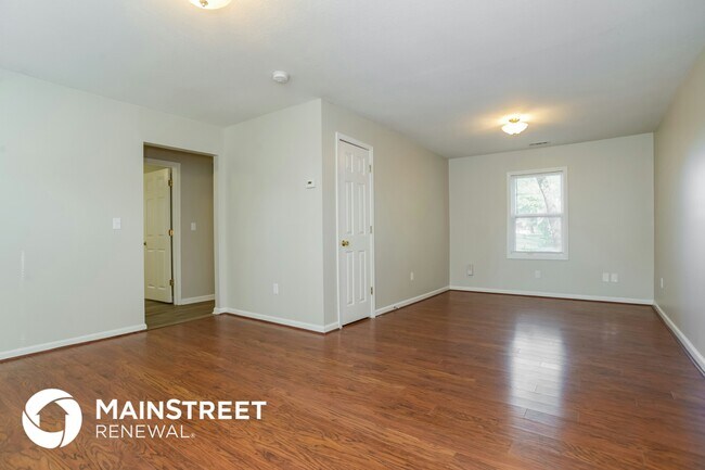 8524 W 86th St, Overland Park, KS 66212 - photo 5