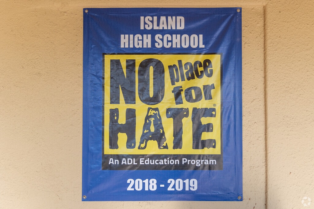Island High School teaches strict DEI courses to their students in Alameda.