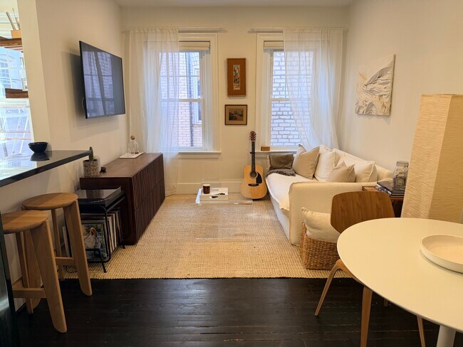 1332 15th St NW unit 44, Washington, DC 20005 - photo 2