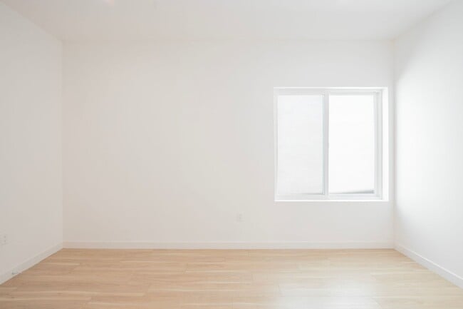 Modern Luxury Living in the Heart of Spaul..., Los Angeles, CA 90046 - photo 5