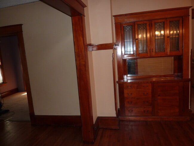 Built in buffet in DR