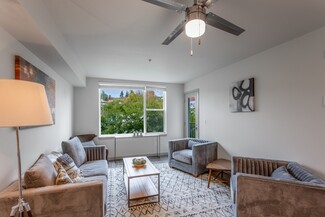620 N 34th St, Seattle, WA 98103