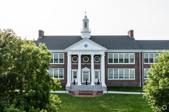 Under six hundred students attend Milton Elementary School.