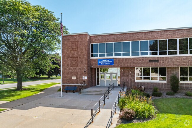 Franklin Elementary School has a student-teacher ratio of 14 to 1.
