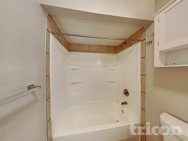 7437 Sandhurst Ln E, North Richland Hills, TX 76182 - photo 7