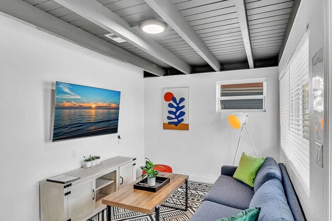 1568 NE 35th St unit ID1372329P, Oakland Park, FL 33334 - photo 3