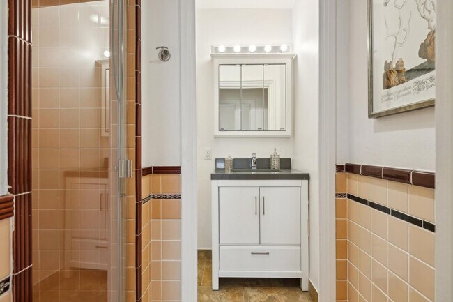 631 O'Farrell St, San Francisco, CA 94109 - photo 4