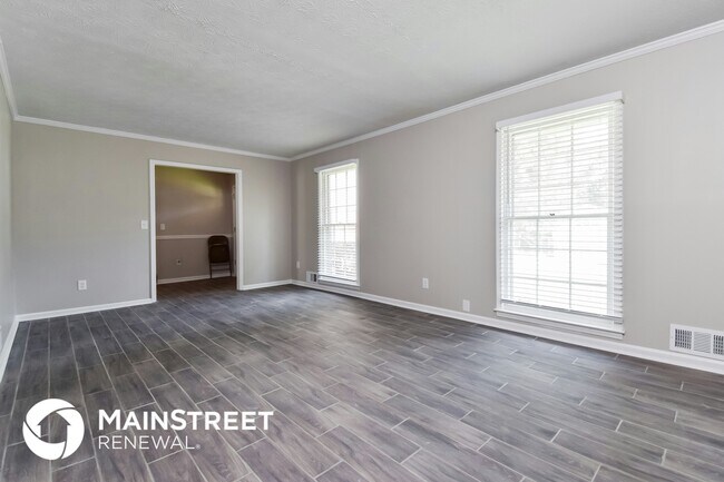 627 Rockborough Dr, Stone Mountain, GA 30083 - photo 5