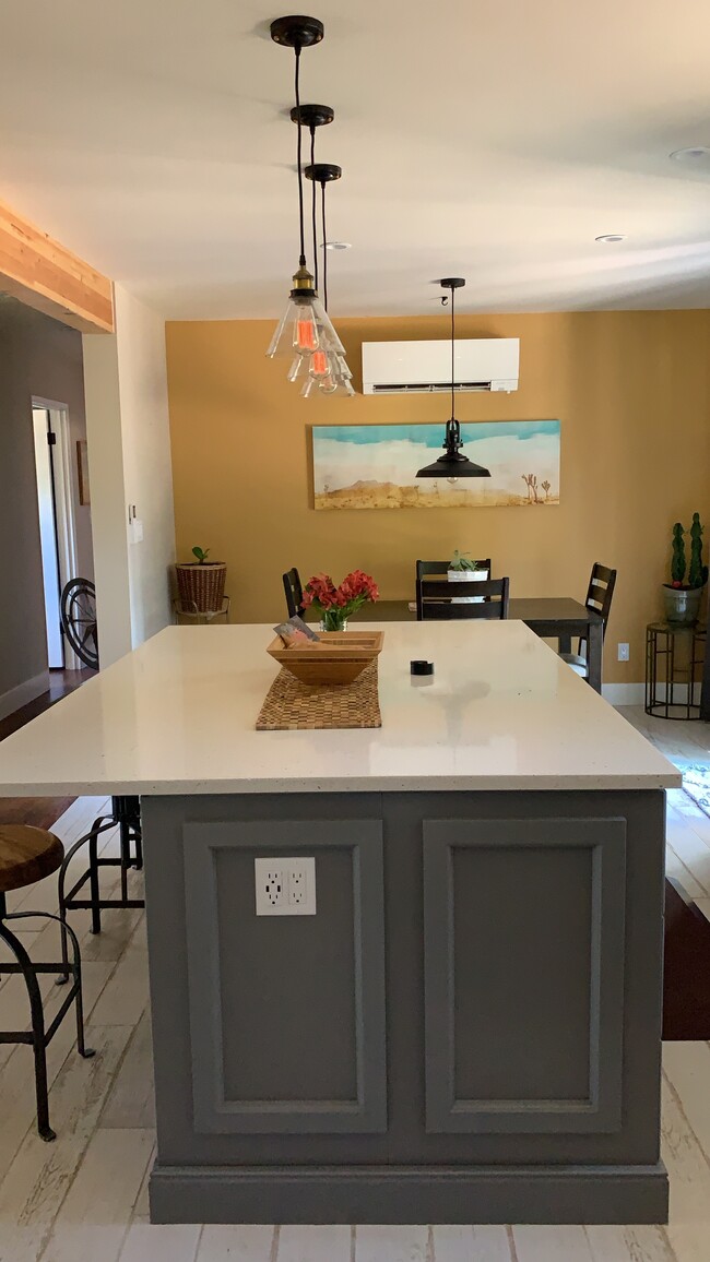 1261 NE Dempsey Dr, Bend, OR 97701 - photo 3