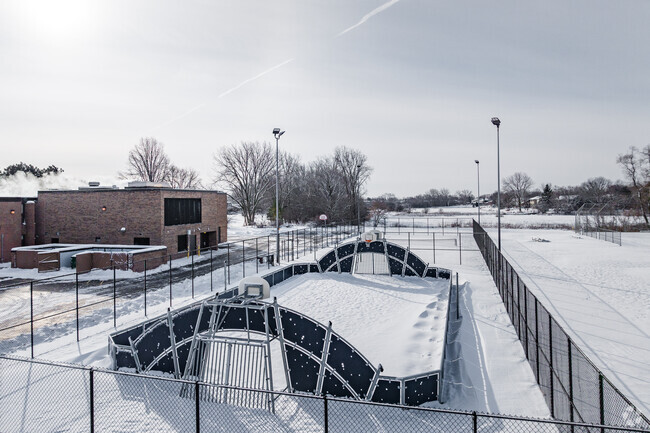 Edwin Aldrin Elementary School has a student-teacher ratio of 11 to 1.