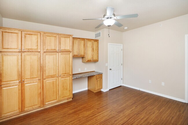 1030 Kearney St, Manhattan, KS 66502 - photo 5