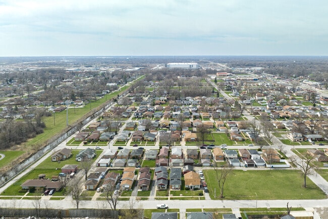 Aerial view of Harvey residential streets with bungalows, Arts & Crafts, and split-level homes.