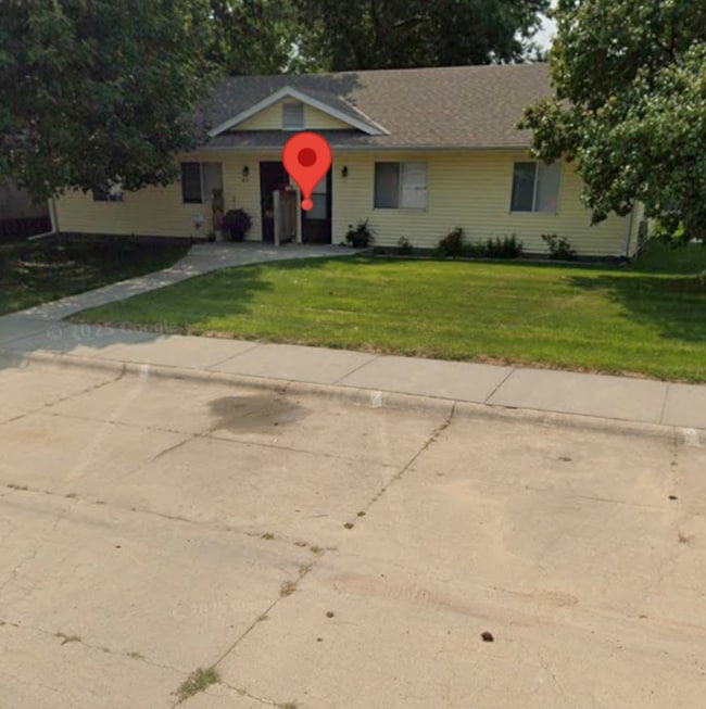 819 9th St, Saint Paul, NE 68873