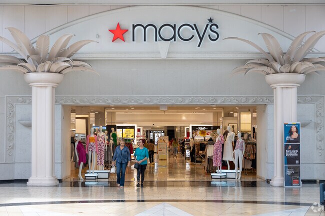 Major retailers like Macy’s anchor shopping in Fontainebleau Park West.