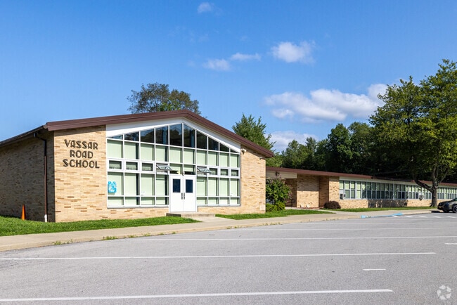Vassar Road Elementary School is a public school located in Poughkeepsie.