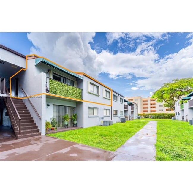 7419 SW 152nd Ave, Miami, FL 33193 - photo 3