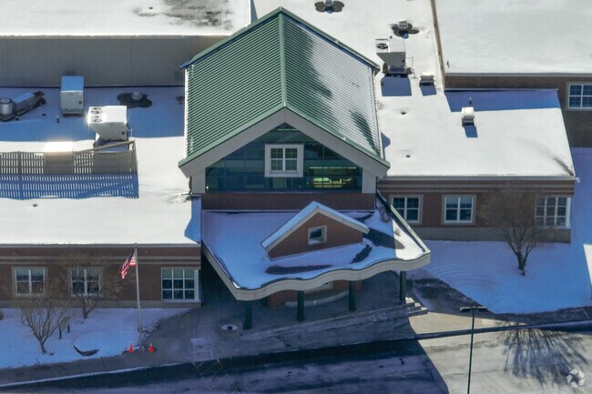 Hance Elementary School has a student-teacher ratio of 15 to 1.