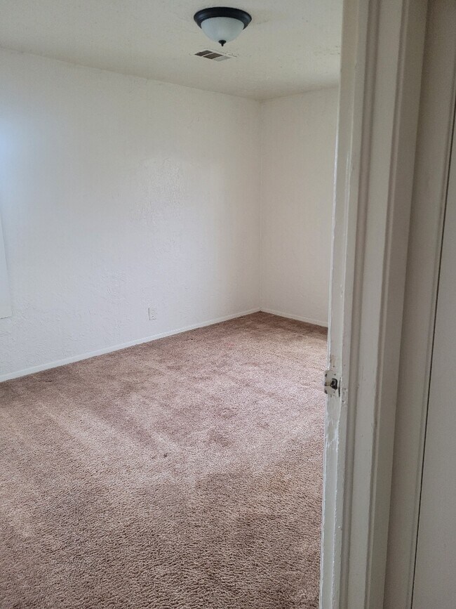 3610 NE 13th Ave, Amarillo, TX 79107 - photo 7