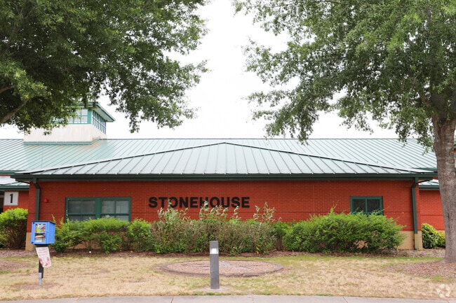 Stonehouse Elementary School is a public institution.