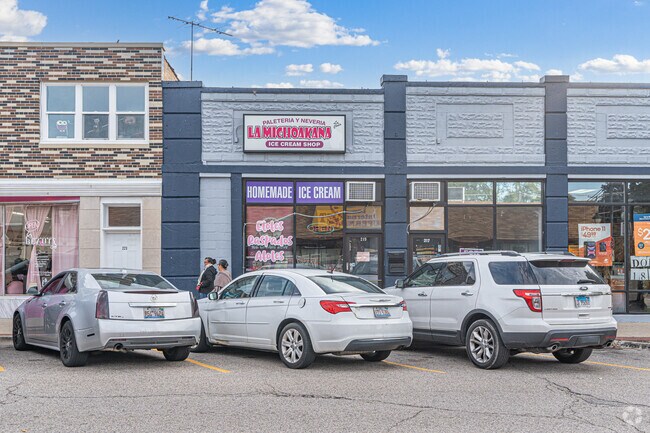 La Michoakana near Remington Trails serves homemade ice cream and Mexican treats.