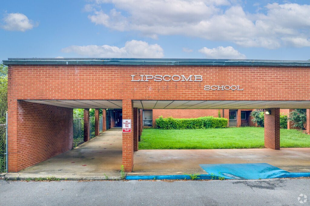 Lipscomb Elementary school is located at 5605 10th St S, Bessemer, AL 35020.