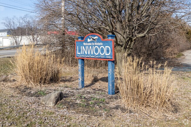 Just outside of downtown Cincinnati, the Linwood has the conveniences of big-city living.
