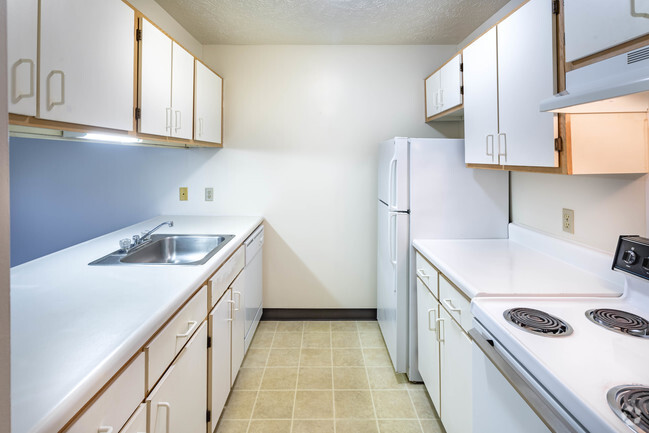2 BR, 1 BA - 950 SF
