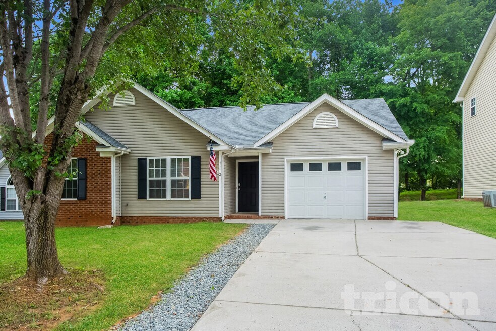 7112 Rumple Rd, Charlotte, NC 28262 - photo 1