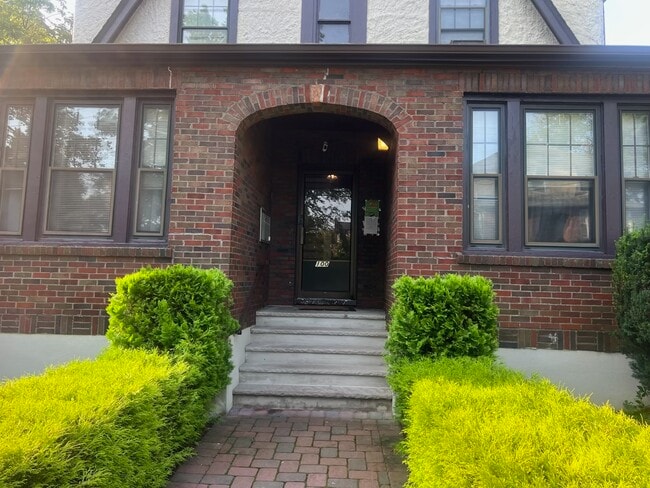 100 van Buskirk Rd unit 4, Teaneck, NJ 07666 - photo 2