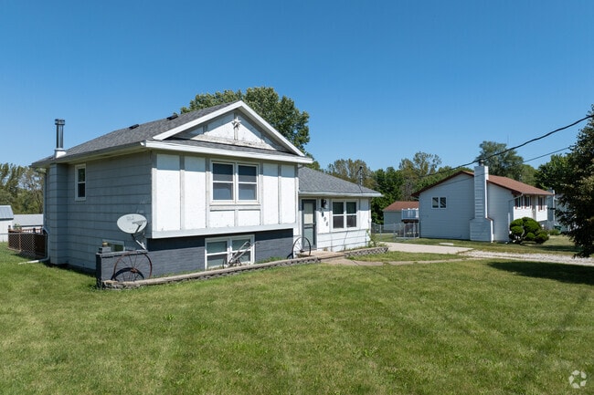 Split-level homes are common throughout Norwoodville.
