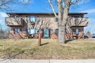 141 S Maple Ave Unit 141 S Maple Lower, Slinger, WI 53086