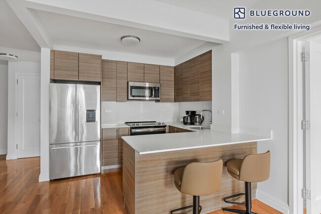210 W 70th St unit FL9-ID1582, New York, NY 10023 - photo 7