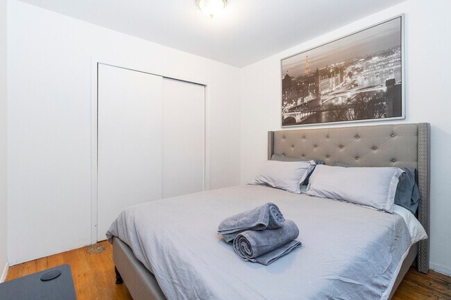 316 E 96th St unit ID1032037P, New York, NY 10128 - photo 2