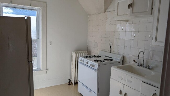 1021 Ames St unit . 2, Saginaw, MI 48602 - photo 7