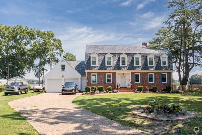 A gorgeous waterfront Colonial home the Park Manor neighborhood of Portsmouth, Virginia.