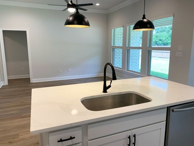 15371 Murphy St, Gulfport, MS 39503 - photo 3