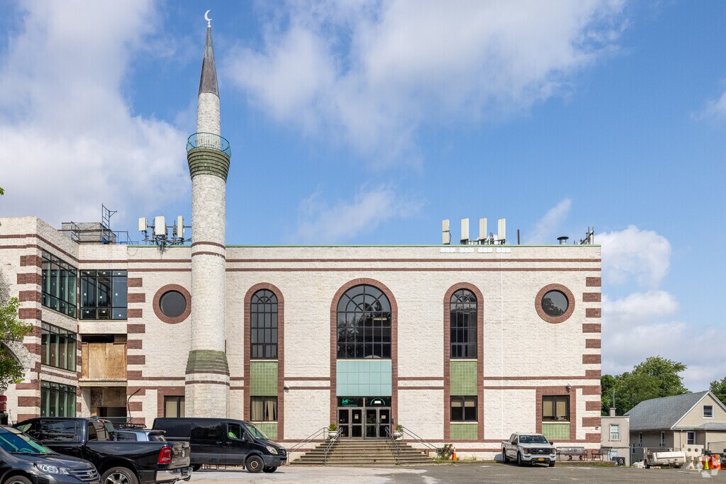 The Miraj Islamic School is a beacon of Islamic education in Staten Island, NY.