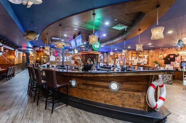 Red Hook offers a memorable dining experience in Hicksville.