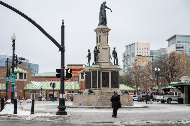 A wide variety of historical monuments can be found in Downtown Providence.